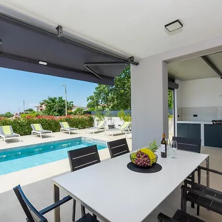 Villa Lucia With Jacuzzi And Private Pool *