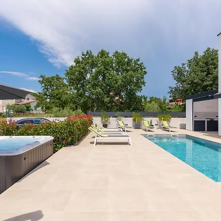 Lucia With Jacuzzi And Private Pool * Kadumi