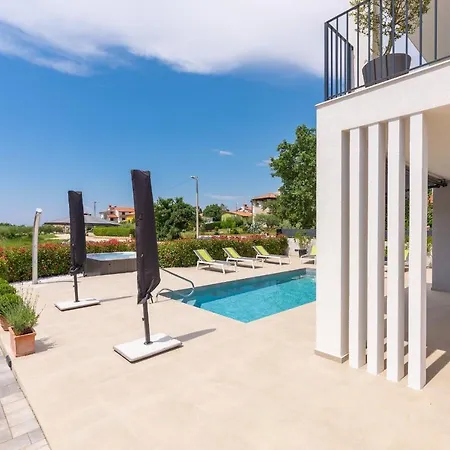 Villa Lucia With Jacuzzi And Private Pool *