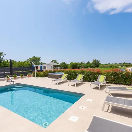 Villa Lucia With Jacuzzi And Private Pool Kadumi