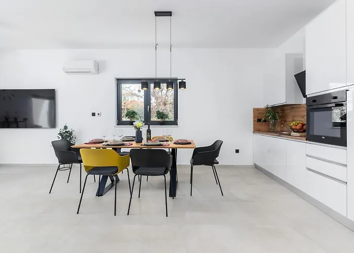 Villa Lucia With Jacuzzi And Private Pool *