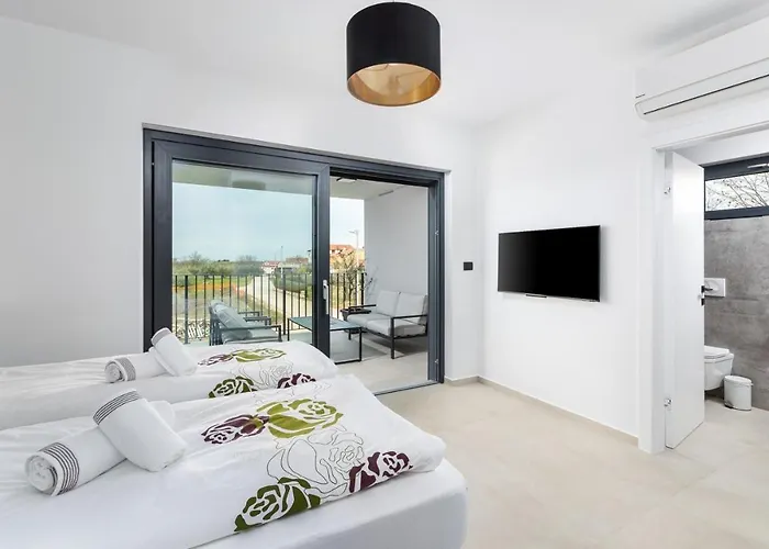 Lucia With Jacuzzi And Private Pool * Kadumi