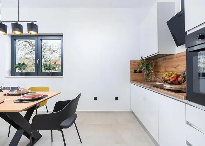 Lucia With Jacuzzi And Private Pool *