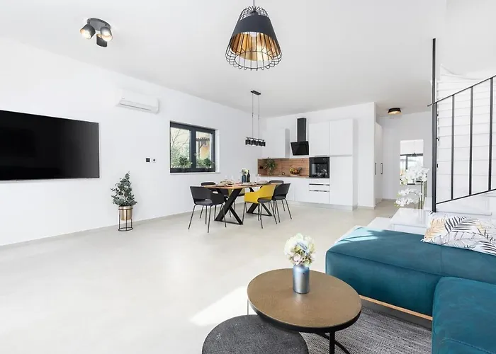 Villa Lucia With Jacuzzi And Private Pool *