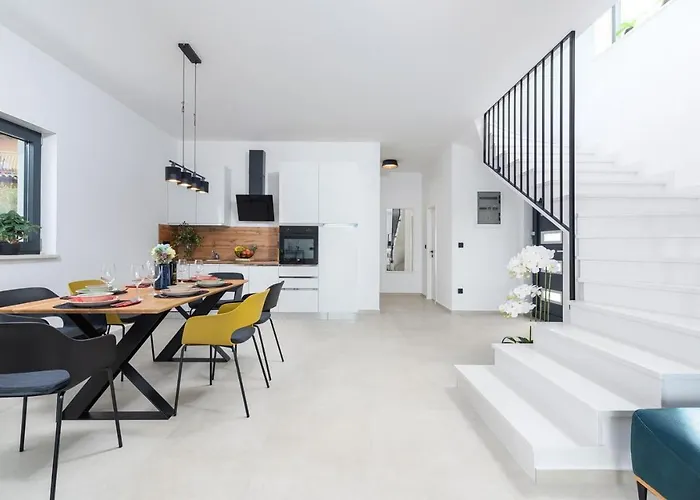 Villa Lucia With Jacuzzi And Private Pool Kadumi