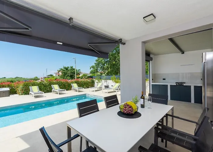 Villa Lucia With Jacuzzi And Private Pool *