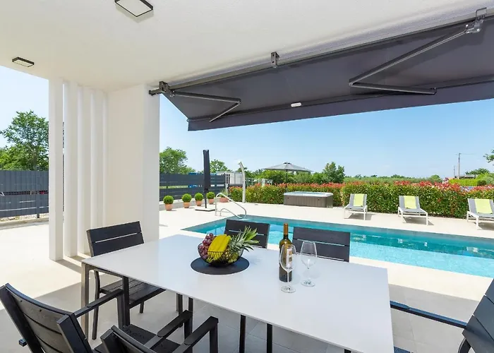 Lucia With Jacuzzi And Private Pool * Kadumi