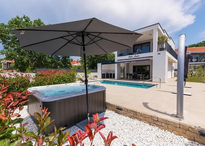 Lucia With Jacuzzi And Private Pool * Kadumi