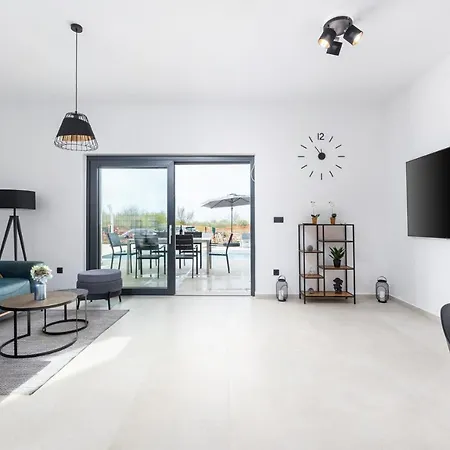 וילה Lucia With Jacuzzi And Private Pool *