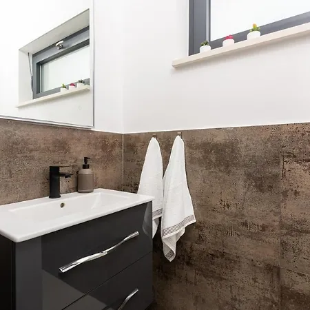 Villa Lucia With Jacuzzi And Private Pool *