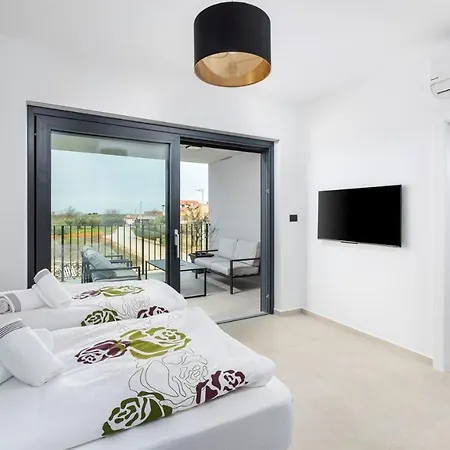 Lucia With Jacuzzi And Private Pool * Kadumi