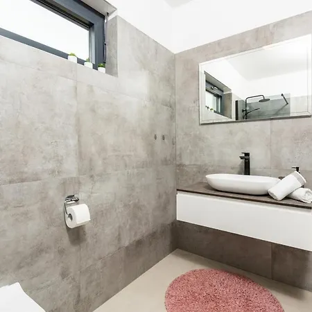 Villa Lucia With Jacuzzi And Private Pool Kadumi