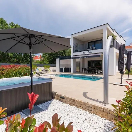 Villa Lucia With Jacuzzi And Private Pool