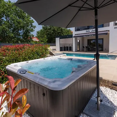 Lucia With Jacuzzi And Private Pool Villa *