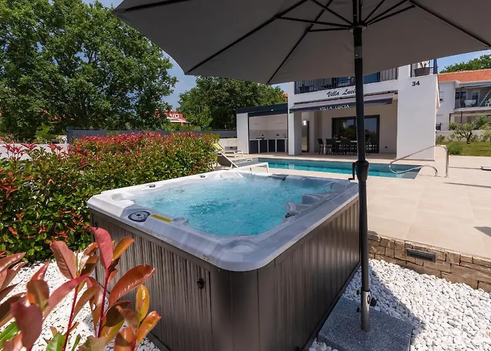 Lucia With Jacuzzi And Private Pool 빌라 *
