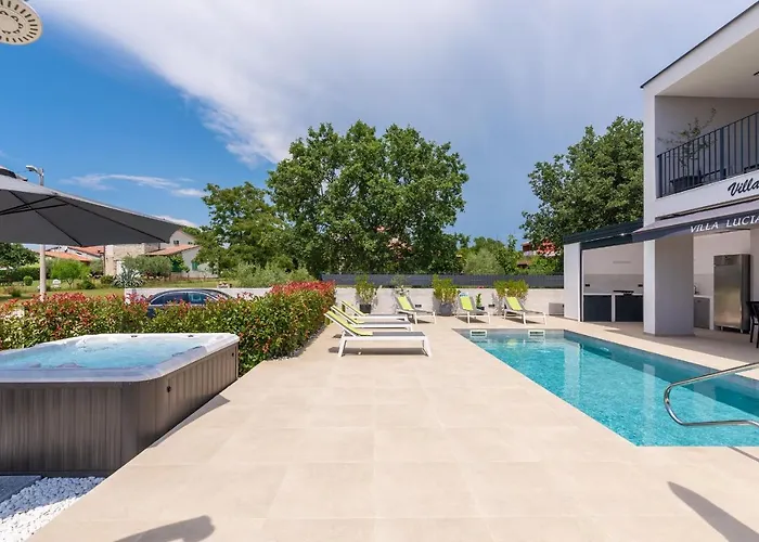 Lucia With Jacuzzi And Private Pool * Kadumi