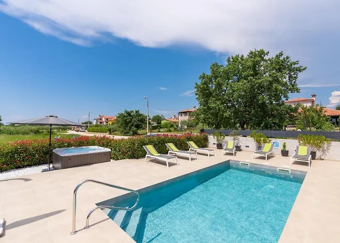 Lucia With Jacuzzi And Private Pool *